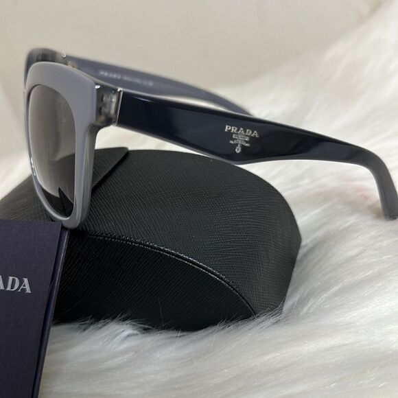 💯 Authentic Prada Sunglasses🍀 - Picture 4 of 14